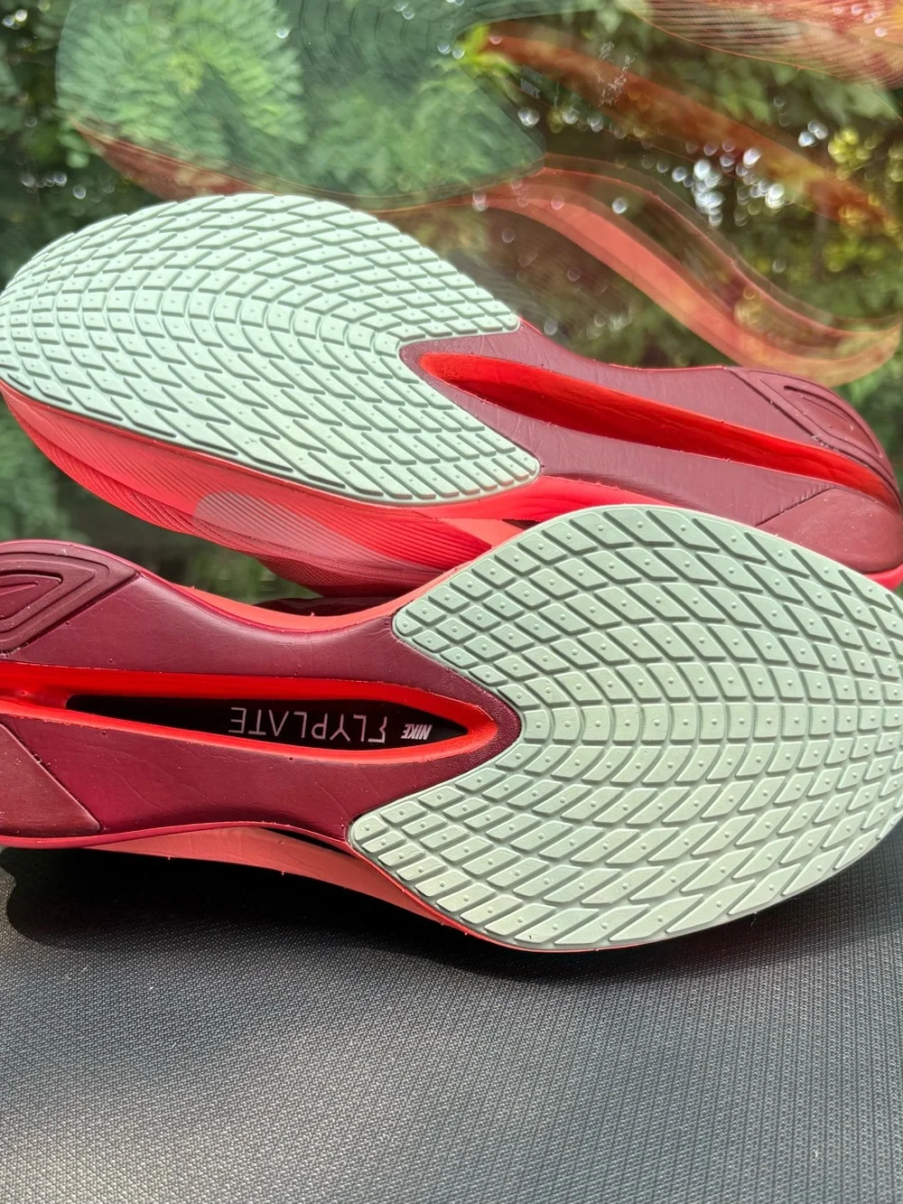 Nike Vaporfly 4 SE Women's Road Racing Shoes (Team Red/A) size 8.5